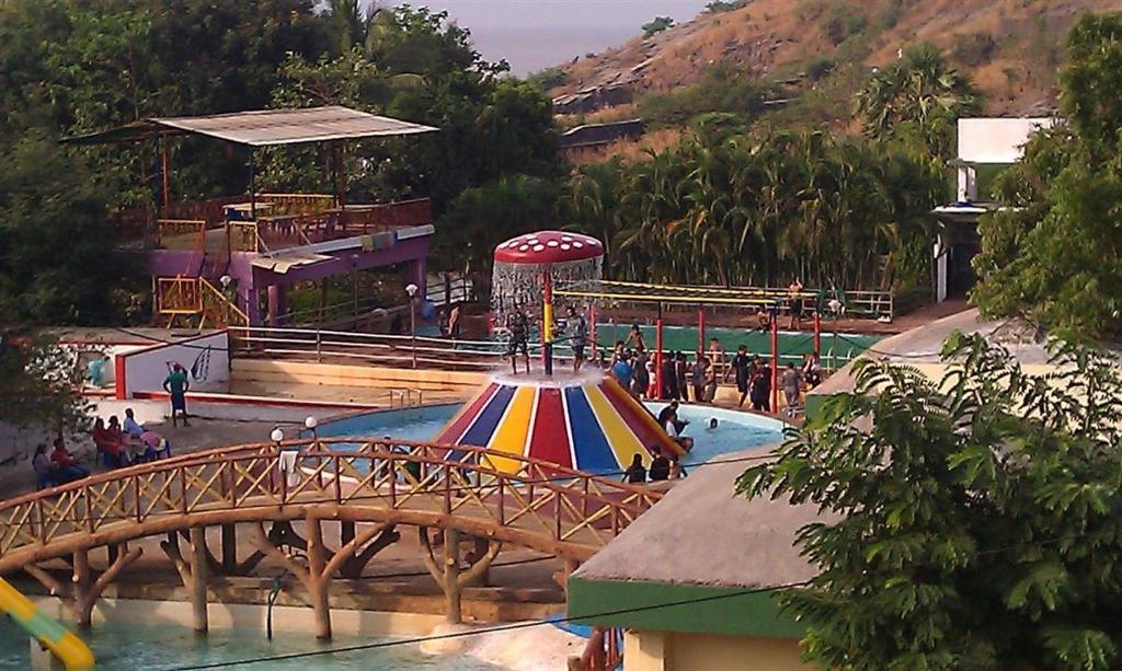Pali Beach Resort Mālād Esterno foto